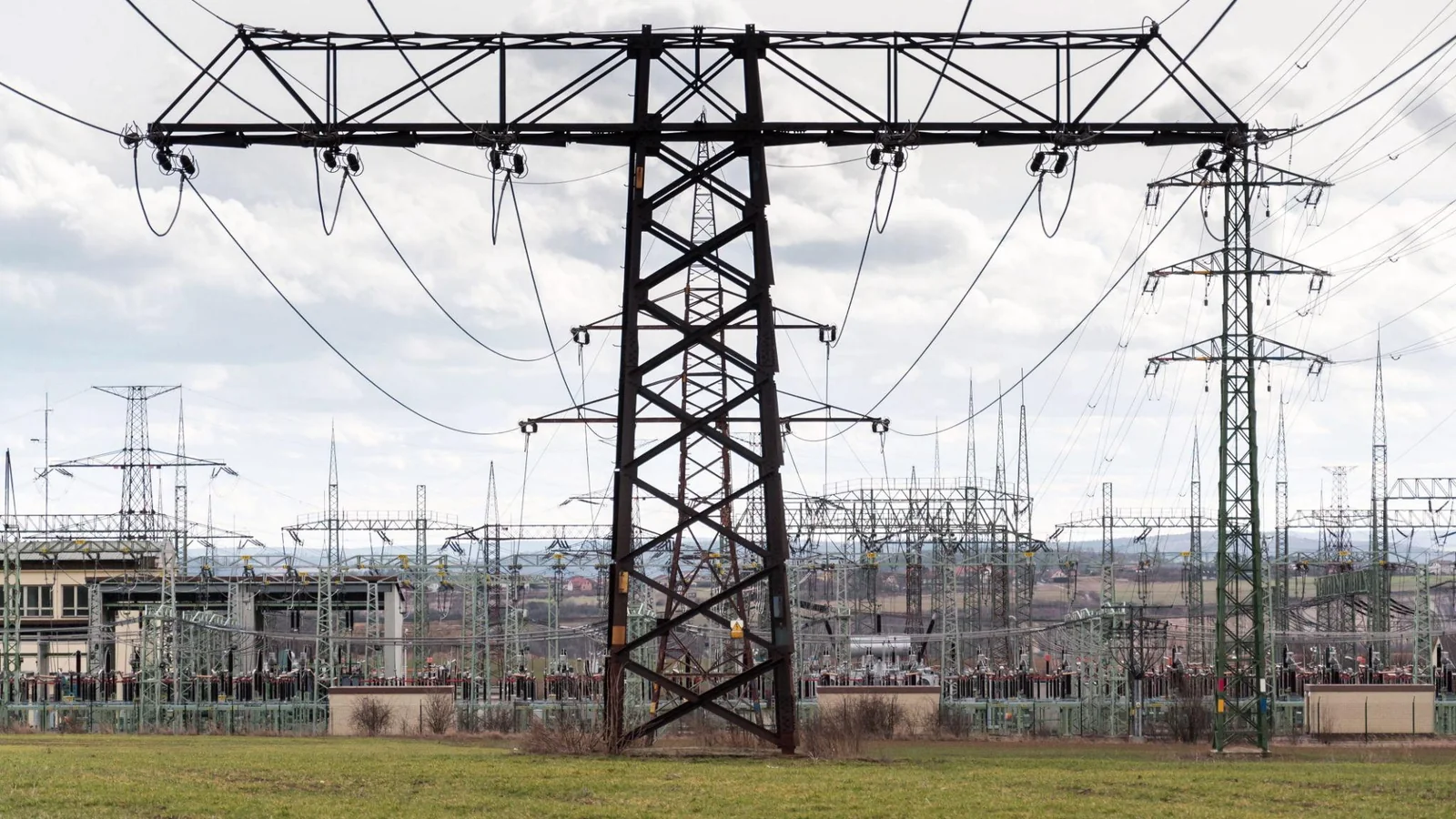 Transmission and substations: the infrastructure constraint behind renewable growth